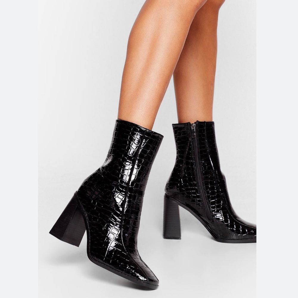 Nasty Gal Faux Leather Black Patent Croc Flared Heeled Ankle Boots Size 8